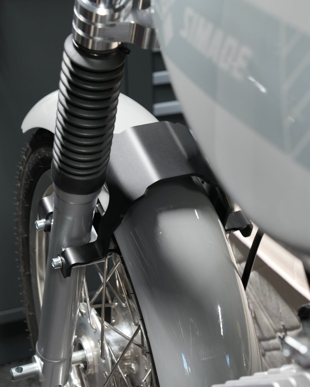 SIMADE Gabelversteifung 4mm Alu schwarz eloxiert, passend ZT Tuning Telegabel, für Simson S50 S51 S70