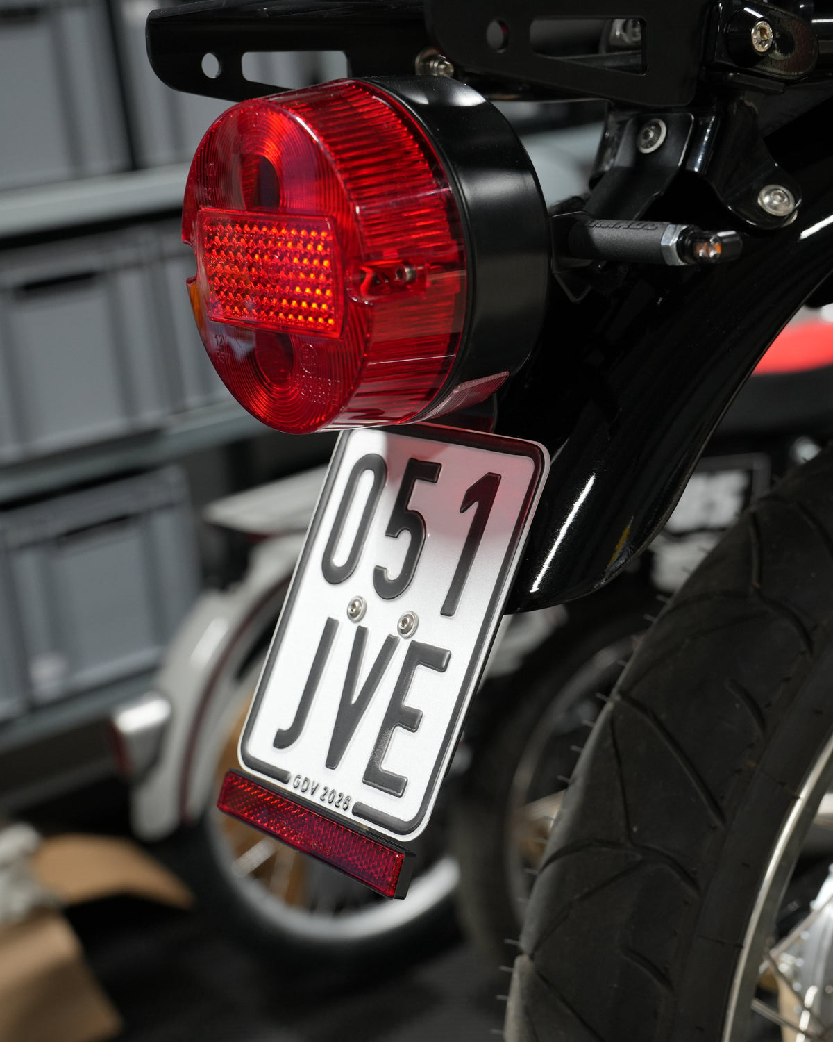 "COP SAFE" 10cm Mini-Reflektor Rückstrahler E4 geprüft + SIMADE Edelstahl Halter für Simson S50 S51 S70