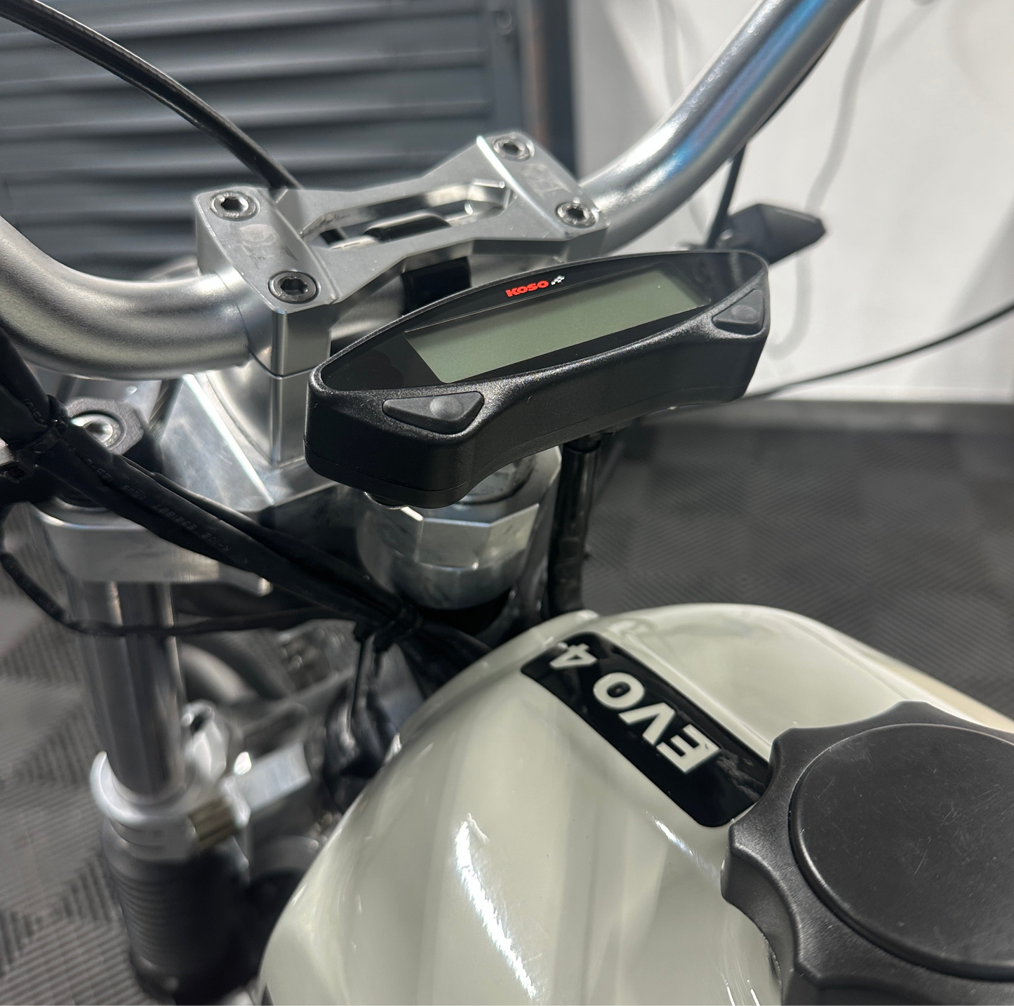 SIMADE Tachohalter für Koso DB-EX-02 für Simson S50 S51 S70