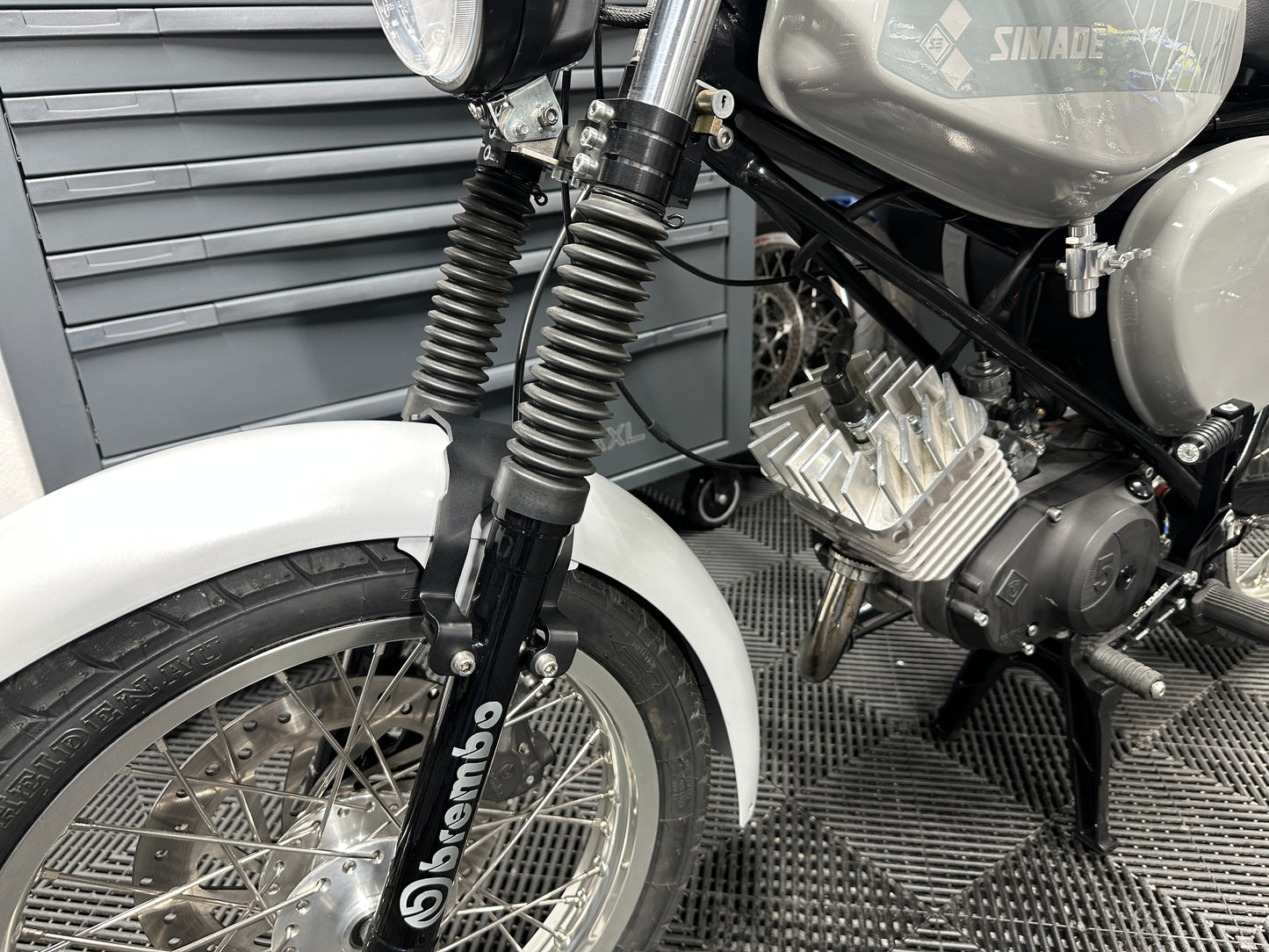 SIMADE Gabelversteifung 4mm Alu schwarz eloxiert für ZT/PZ/Sachsenmoped/DPR Telegabel