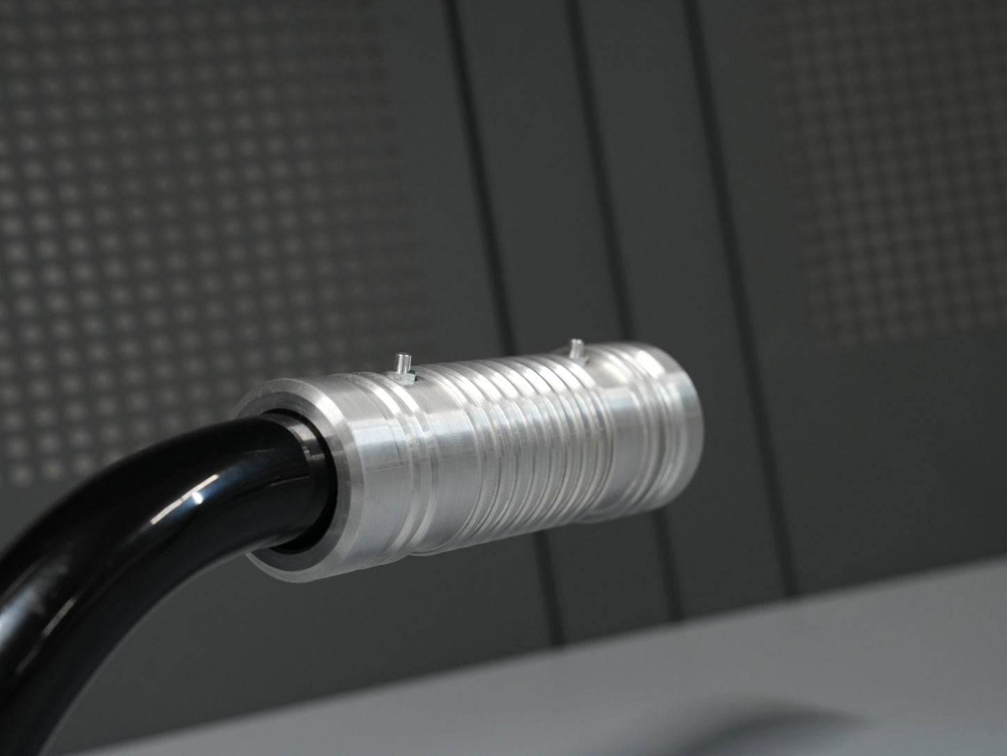 SIMADE Fußrastenträger verstärkt mit Billet CNC Fußrasten "Street" mit Spikes aus hochfestem Aluminium für Simson S50 S51 S70