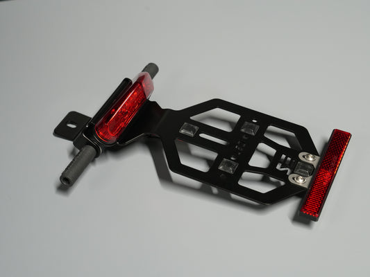 SIMADE Heckträger LED schwarz für LED Highsider Rücklicht, LED-Blinker M8 und gr. + kl. Kennzeichen für Simson S50 S51 S70