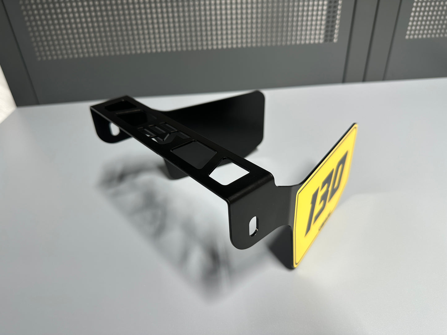 SIMADE Startnummern-Halter schwarz am Obergurt für Simson S-Baureihe S50 S51 S70