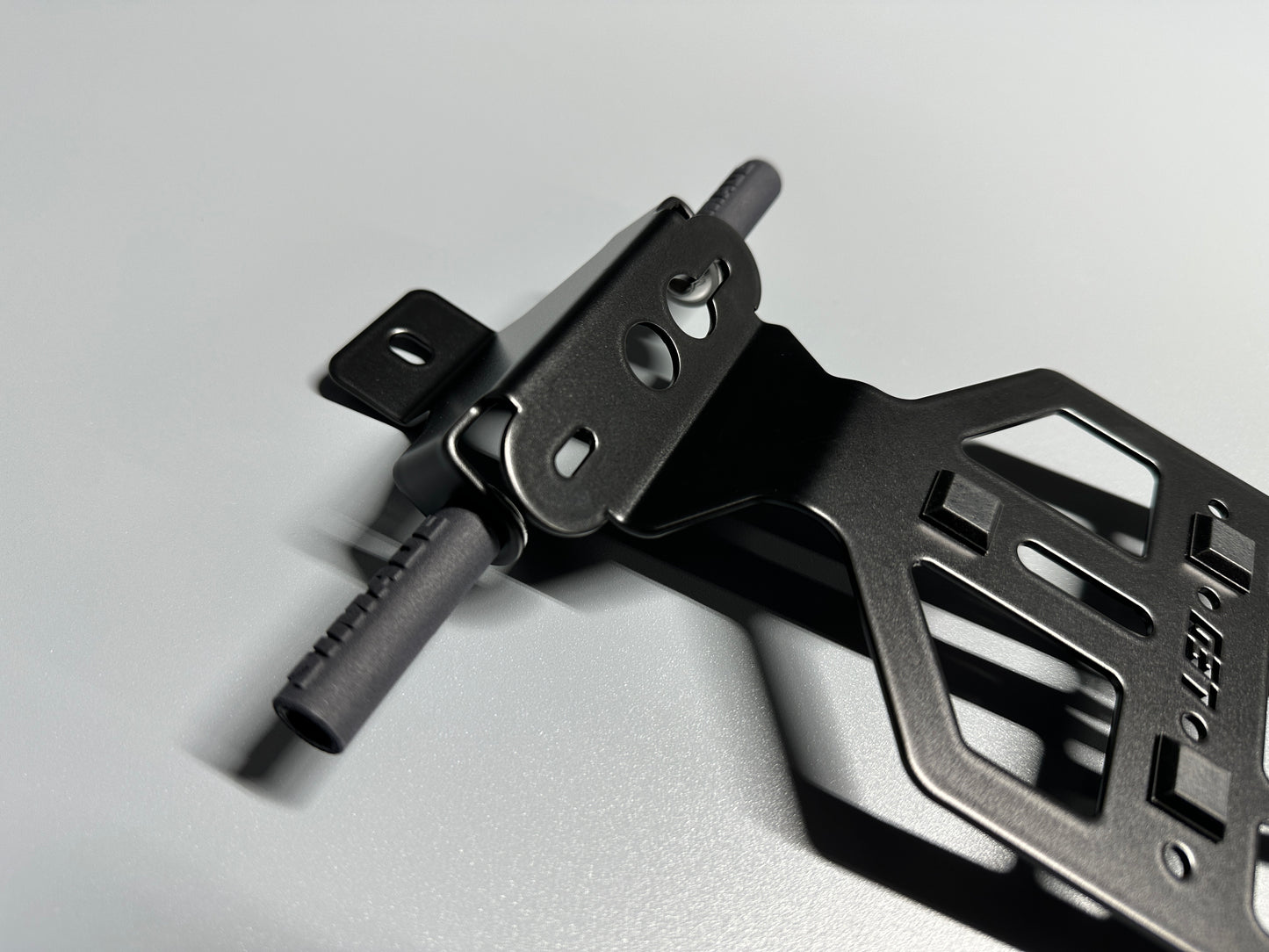 SIMADE Heckträger LED schwarz für LED Highsider Rücklicht, LED-Blinker M8 und gr. + kl. Kennzeichen für Simson S50 S51 S70