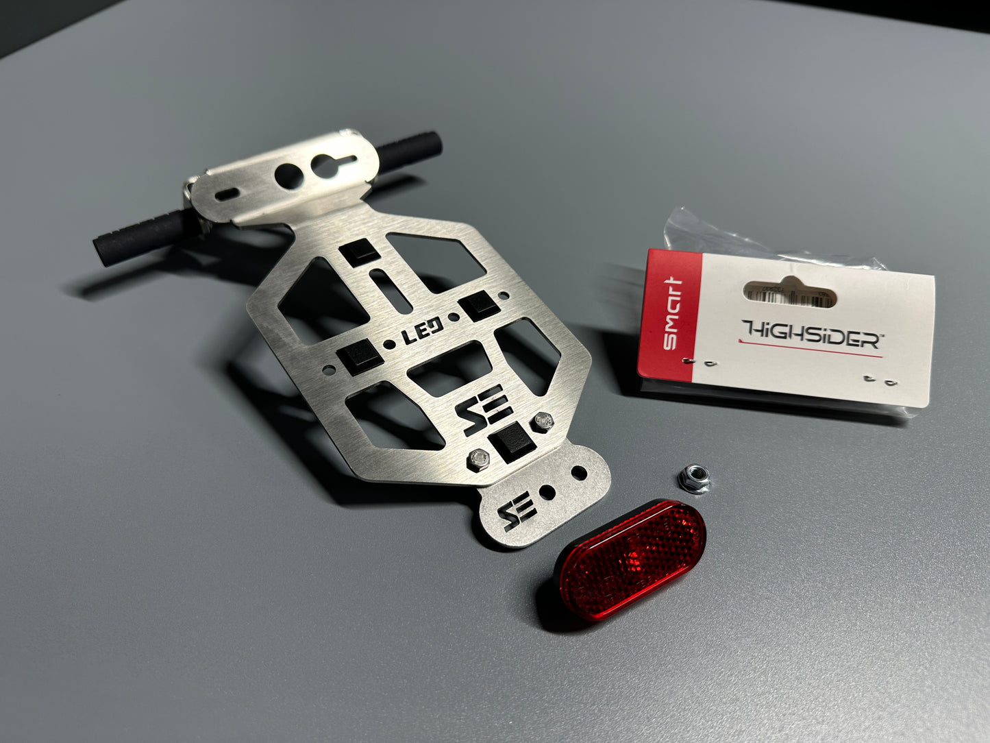 SIMADE Heckträger LED Edelstahl für LED Highsider Rücklicht, LED-Blinker M8 und gr. + kl. Kennzeichen für Simson S50 S51 S70